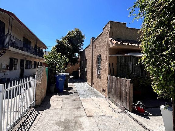 5th image of 1634 W Parade St