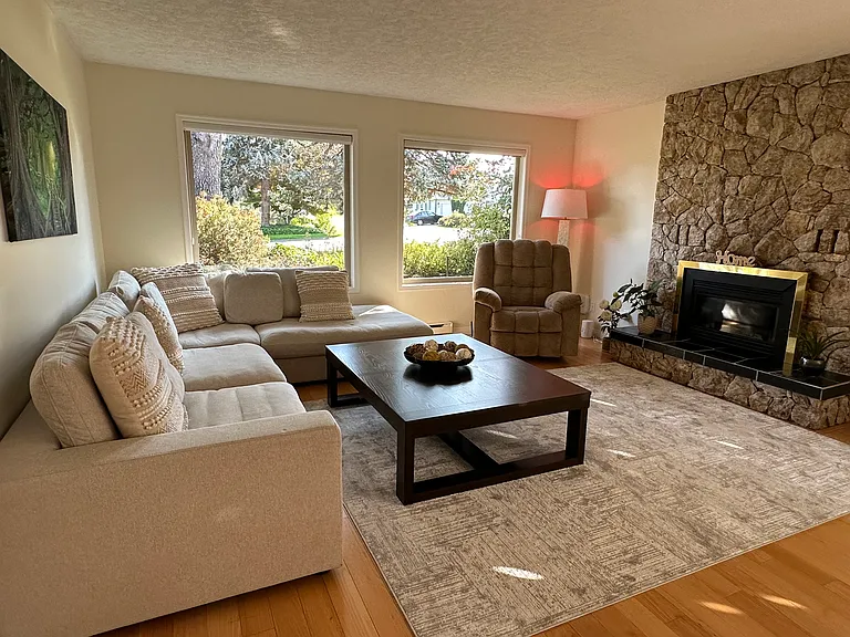 4005 Hopesmore Dr — Photo 2