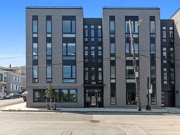 2nd image of 101 Condor St #205