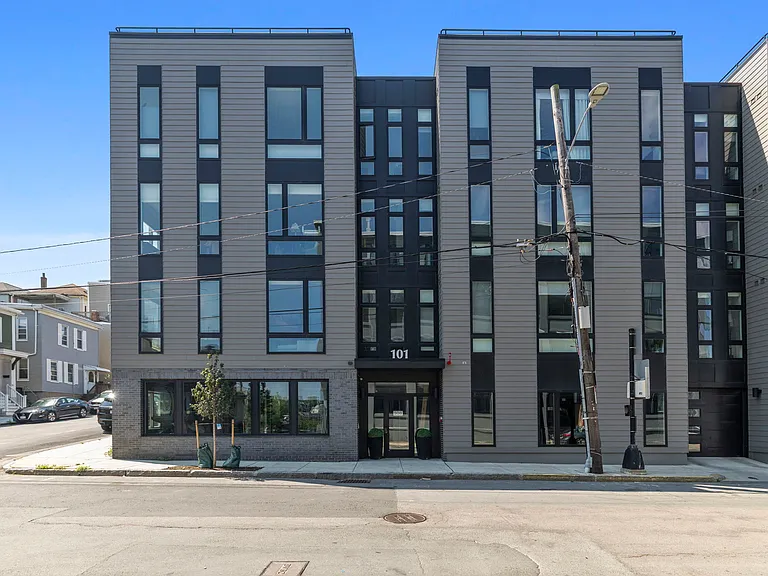 101 Condor St #205 — Photo 1