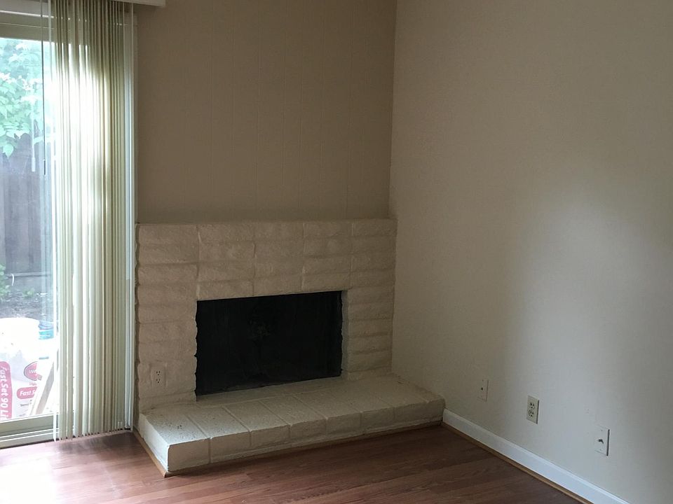 Living room with fireplace