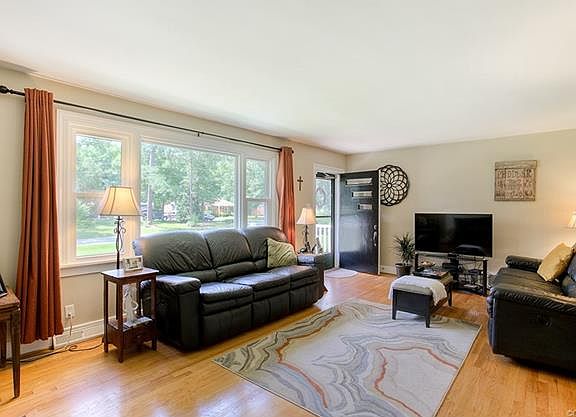 5th image of 10996 Linderwood Dr