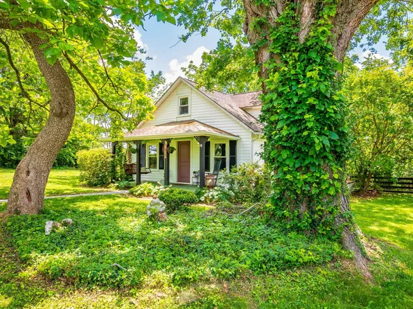 1055 Murray St, Christiansburg, VA 24073