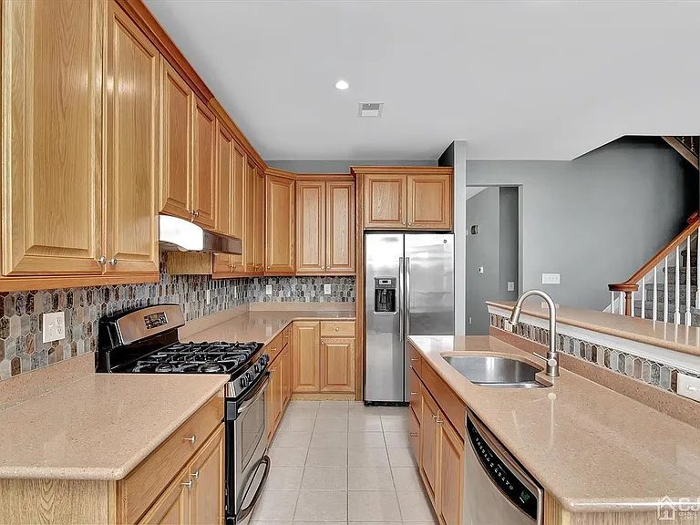 27 Vincent Behan Blvd #27 — Photo 12