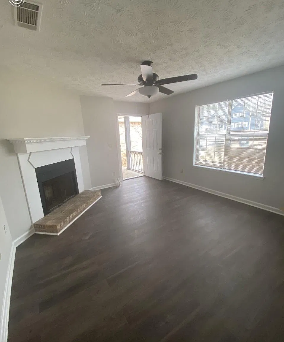 2 bed, 1000 sqft, $1,500 — Photo 2