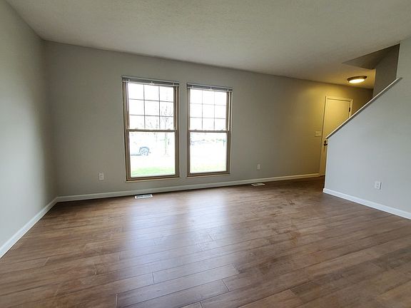 3rd image of 361 Saint Thomas Dr