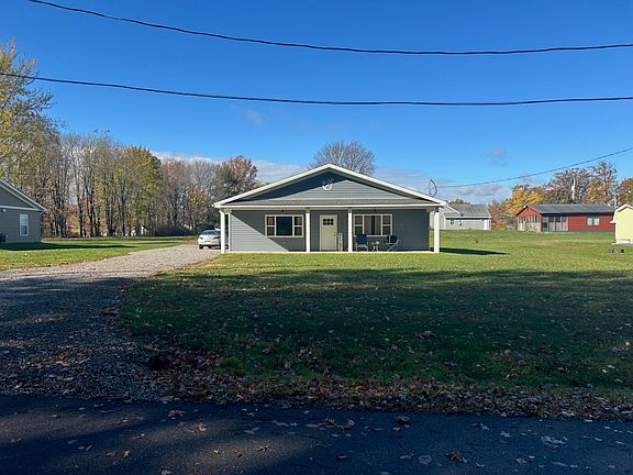 3rd image of 2246 Breezewood Ave