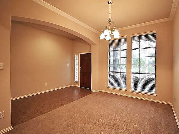 2nd image of 1707 Whispering Glen Dr