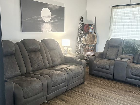 4th image of 207 Eventine Dr