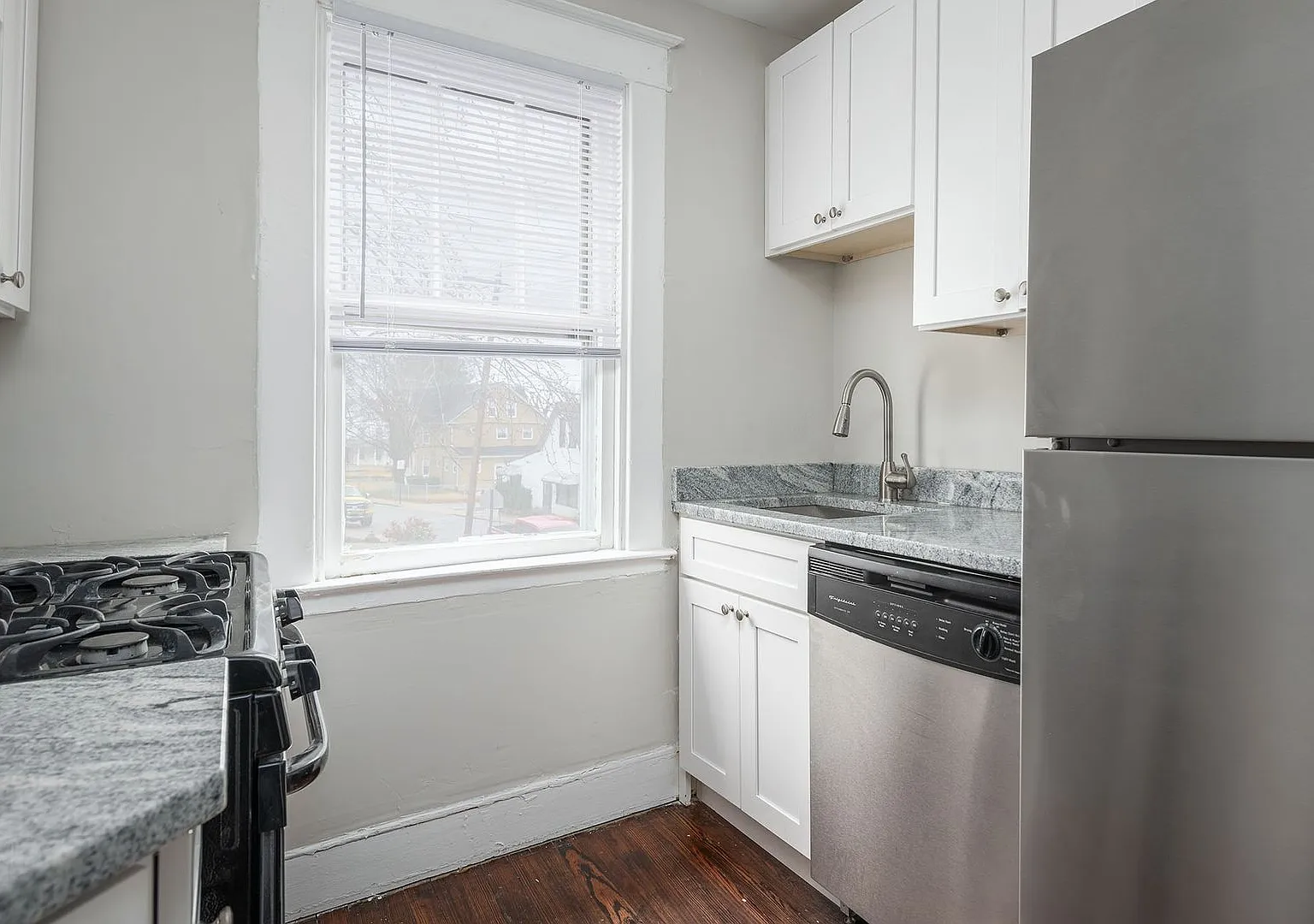 3220 Bayonne Ave — Photo 1