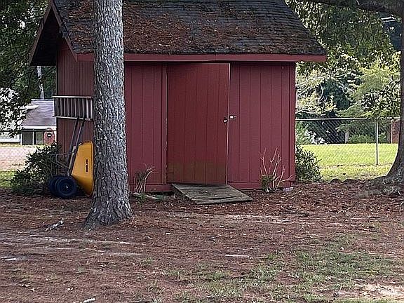 3rd image of 5841 Teresa Ln