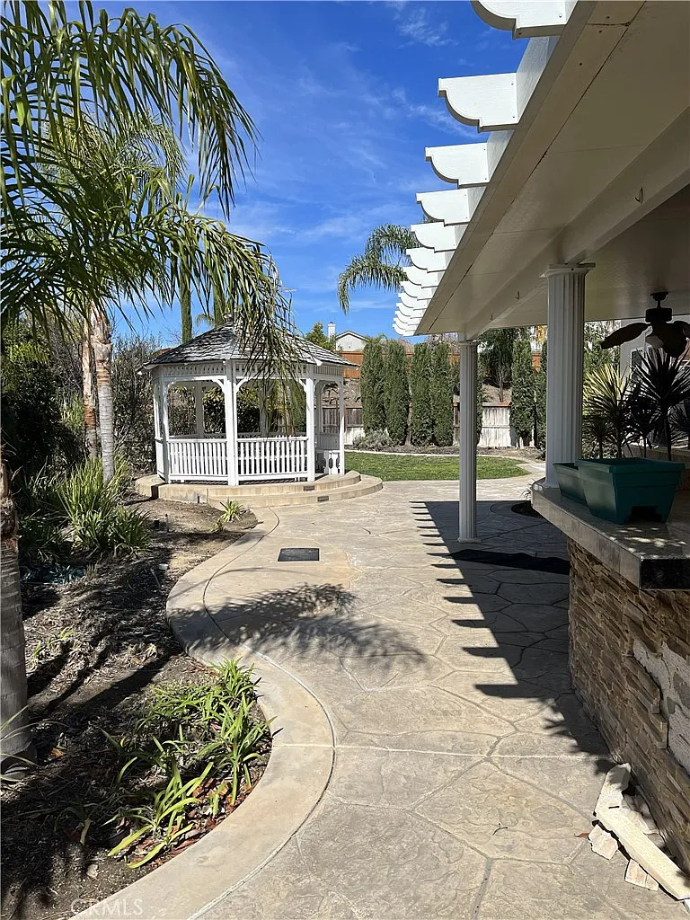 5 bed, 3708 sqft, $4,900 — Photo 3