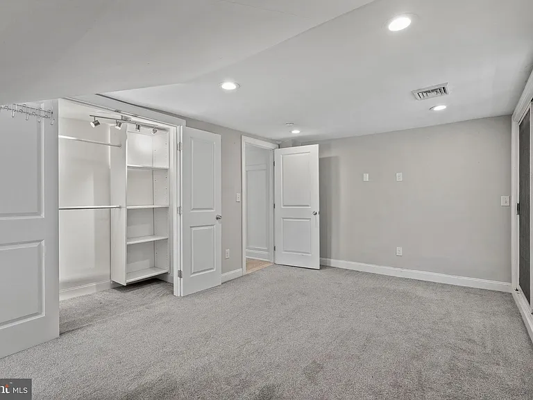1515 Butler Pike — Photo 52