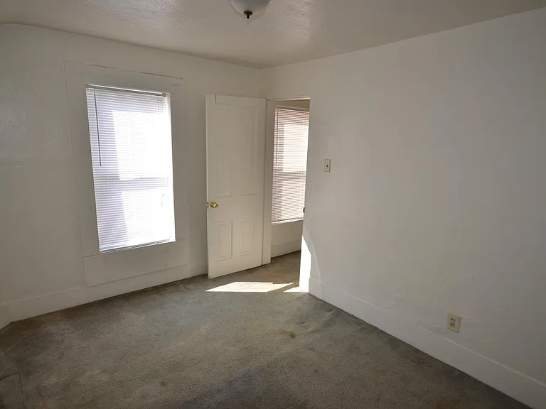 130 Roswell St — Photo 10