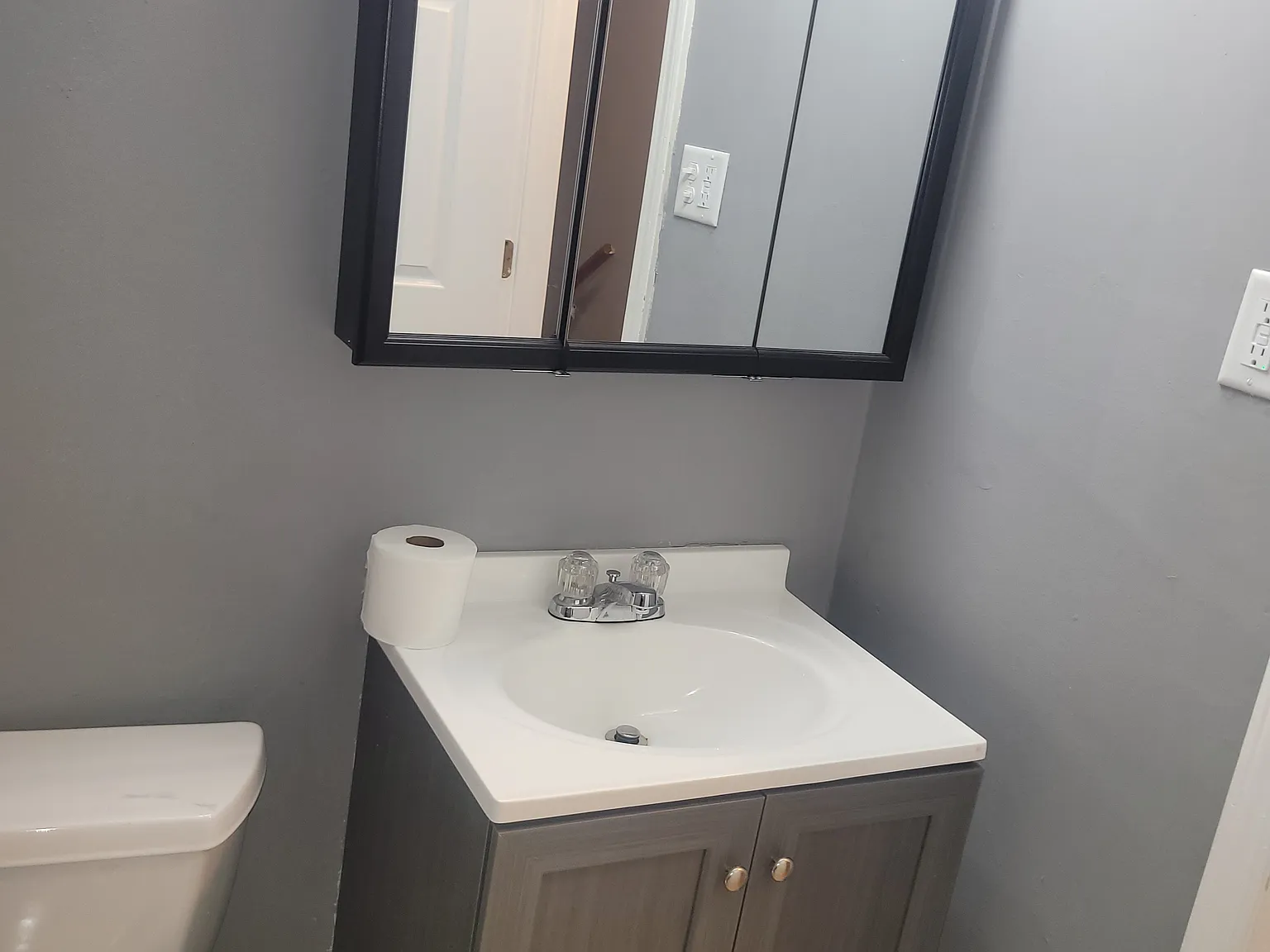 9123 S Woodlawn Ave — Photo 1