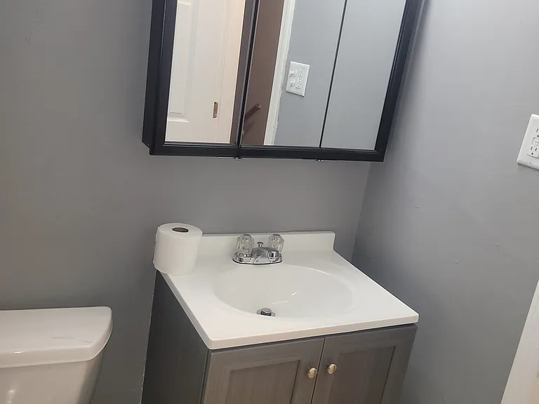9123 S Woodlawn Ave — Photo 1