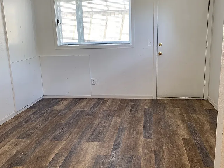 Grove Street Apartments — Photo 3