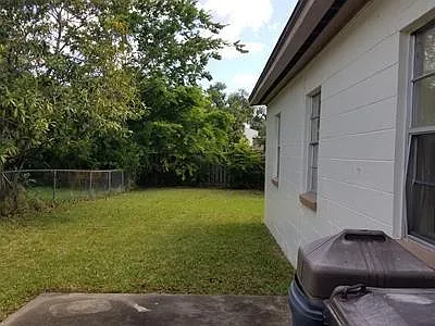 18 Rollins Ave — Photo 8