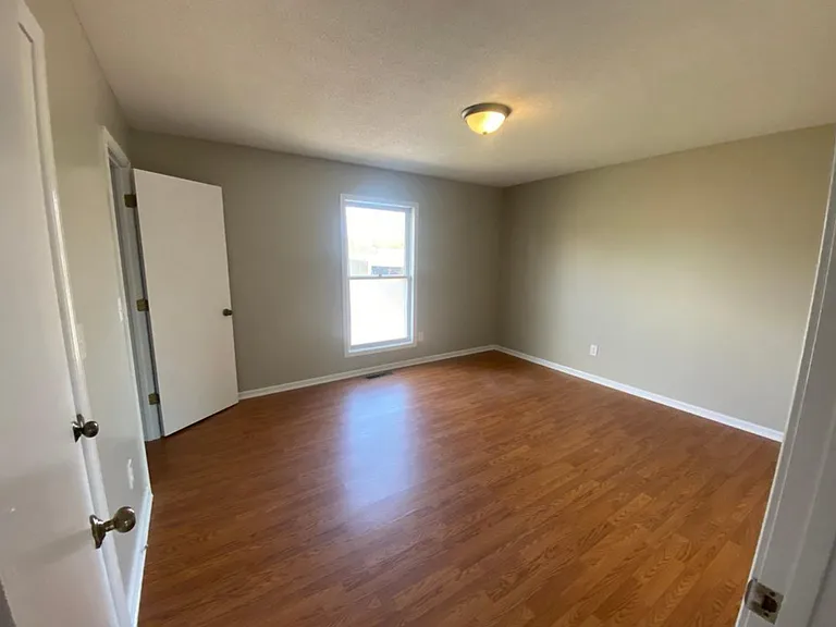 1704 Oak Hill Dr — Photo 7