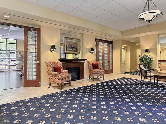3rd image of 2400 Clarendon Blvd APT 609
