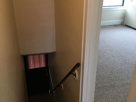 5th image of 6022 Dewey Ave #A