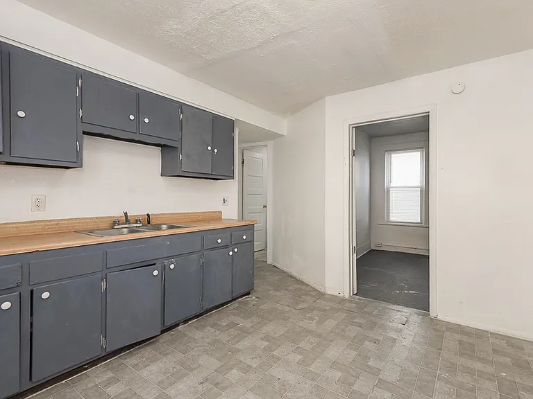 8700 Willard Ave #1 — Photo 2