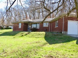 1811 Valley View Rd, New Albany, IN 47150