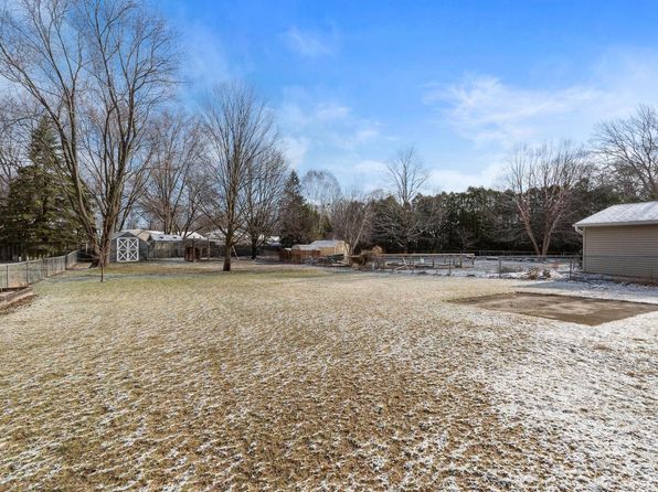2226 Wellington DRIVE, West Bend, WI 53090