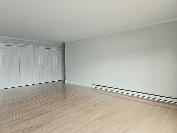 5th image of 14 Waterbury Ave APT 7