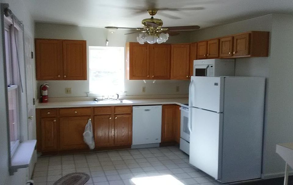 2nd image of 56 Long Society Rd APT 1B