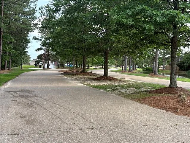 700 Lakeview Ln — Photo 5