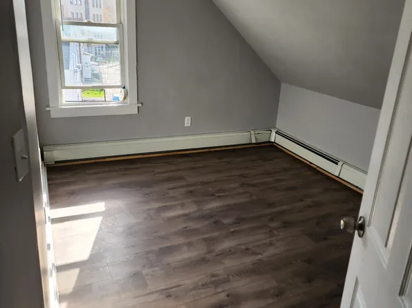 26 Chapel St #2, Lowell, MA 01852
