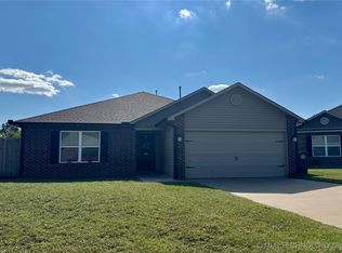 14164 S 298th East Ave, Coweta, OK 74429
