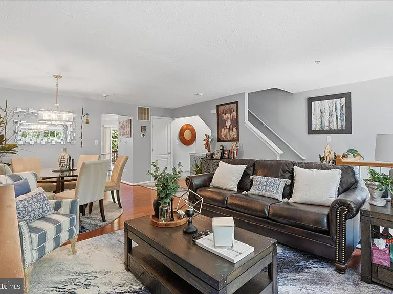 9944 Royal Commerce Pl — Photo 7