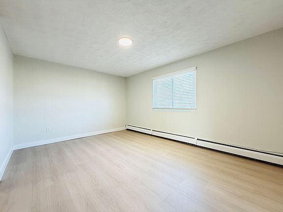 3rd image of 37 Vine St #17