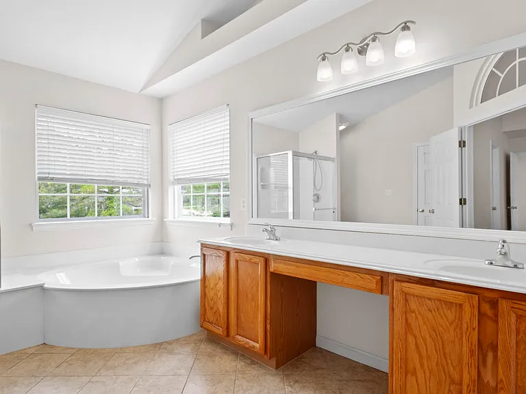 34 Bonhomme Richard Ct — Photo 40