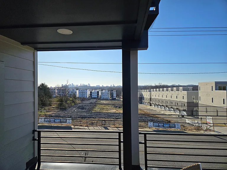 1015 W Trinity Ln #1 — Photo 8
