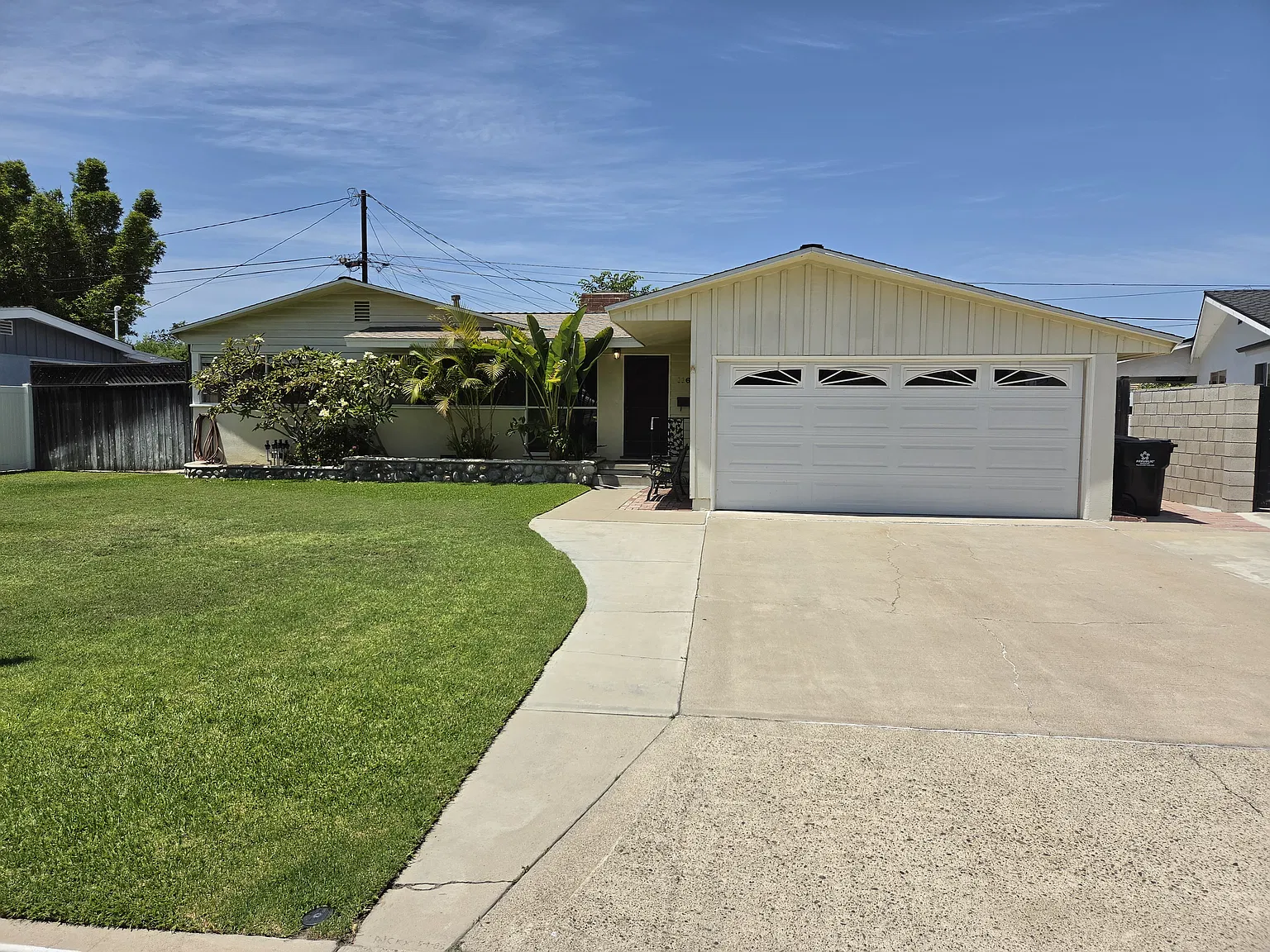 4 bed, 1646 sqft, $4,200 — Photo 1