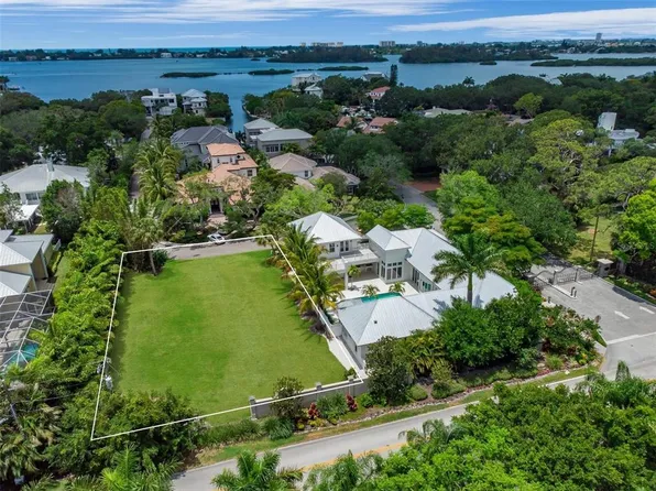 1450 Rebecca Ln, Sarasota, FL 34231