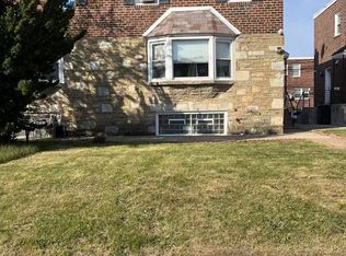 2413 Vista St, Philadelphia, PA 19152