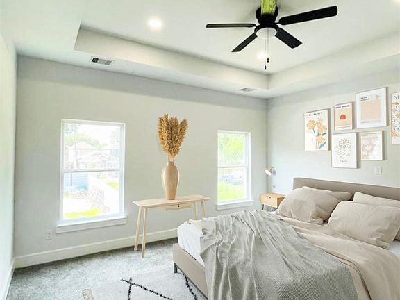 4th image of 7931 Fowlie St