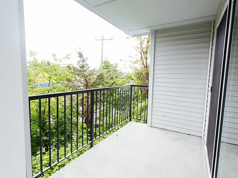 Maple Leaf Residences — Photo 9