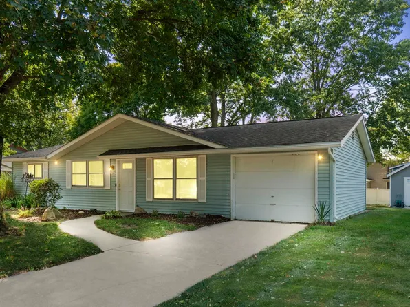 15019 Hunters Ln, Huntertown, IN 46748