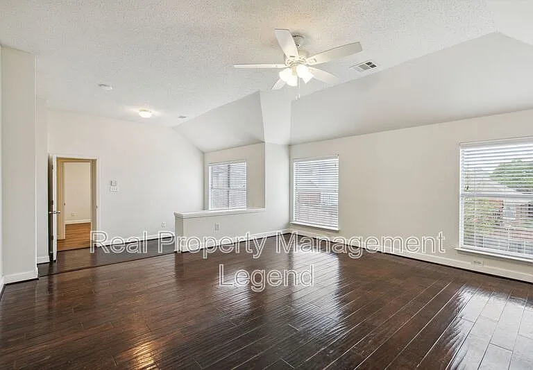 5012 Boxwood Ln — Photo 17