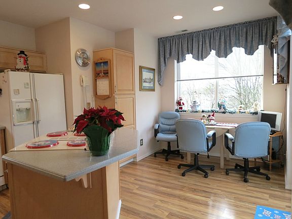 4th image of 22005 6th Ave S APT 302