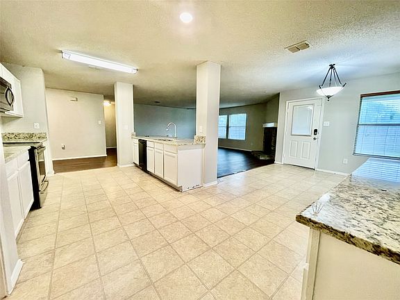 5th image of 2800 Gold Hill Dr