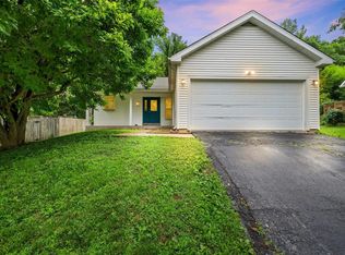 1381 Horseshoe Bnd, High Ridge, MO 63049