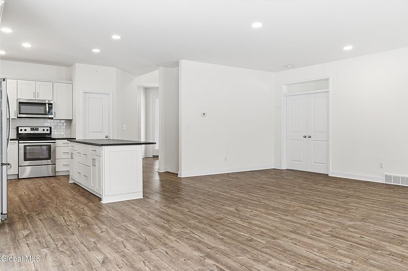 5th image of 13 Catalina Drive