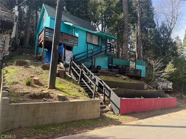 744 Woodland Rd, Crestline, CA 92325