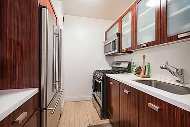 Rented by R New York